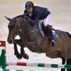 Patrice Delaveau won met Lacrimoso HDC de Grote Prijs van Jumping Amsterdam. foto: FEI | Arnd Bronkhorst